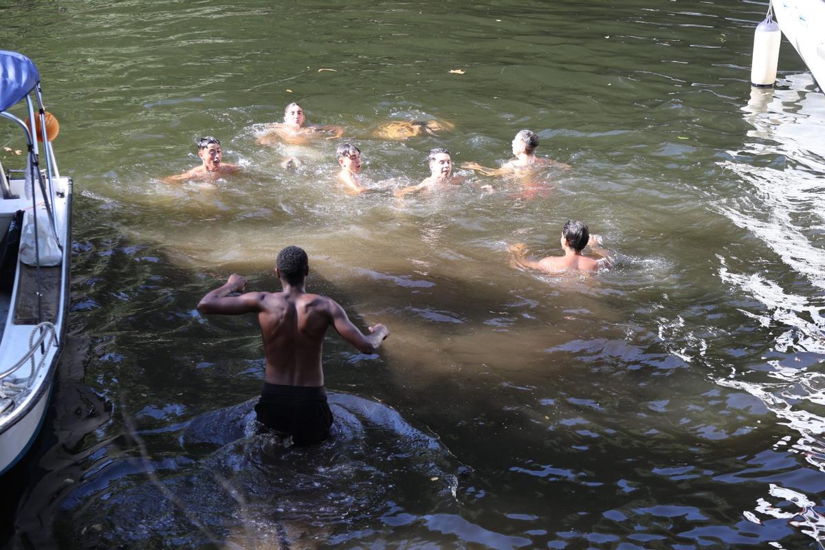 Las dos caras de Os Caneiros: así es la fiesta más refrescante de Betanzos Las dos caras de Os Caneiros: así es la fiesta más refrescante de Betanzos