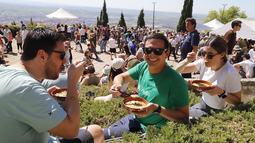Las tradicionales habas de las Ermitas