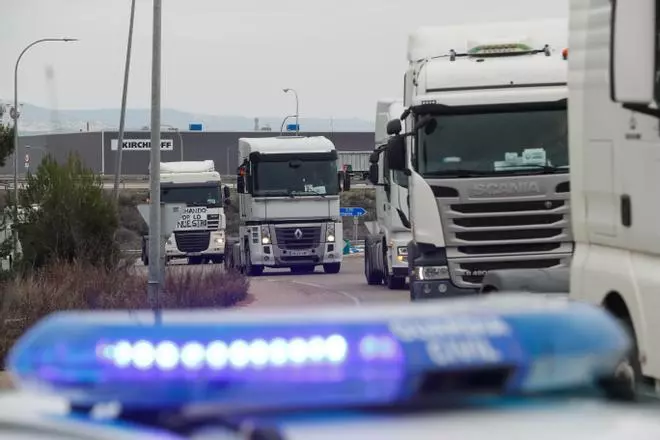 Amagan con convocar un nuevo paro del transporte en julio