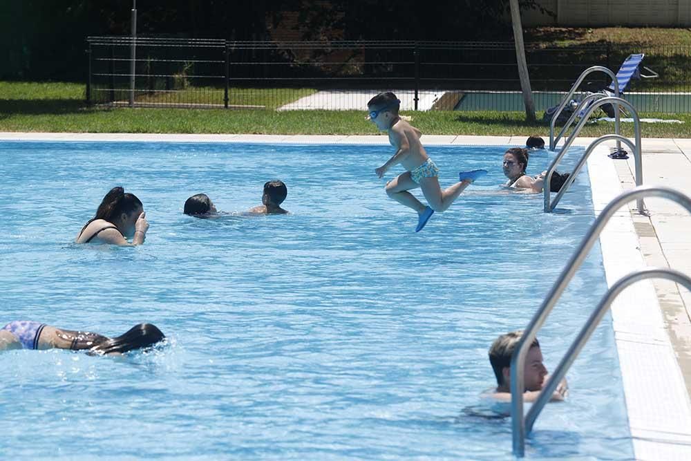 En imágenes la reapertura de la piscina de la Fuensanta