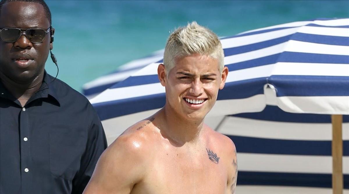mroca34820056 soccerplayer james rodriguez on holidays in miami  florida o160726173055