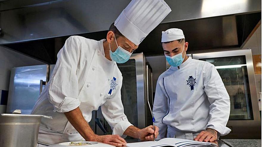 Tres jóvenes baleares luchan por ganar el premio de Le Cordon Bleu