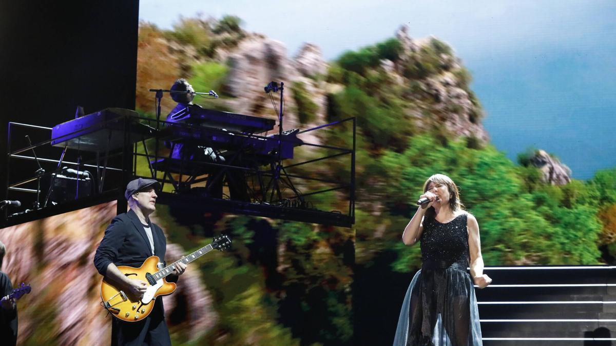 Amaral revive un idilio en Avilés, así fue su concierto