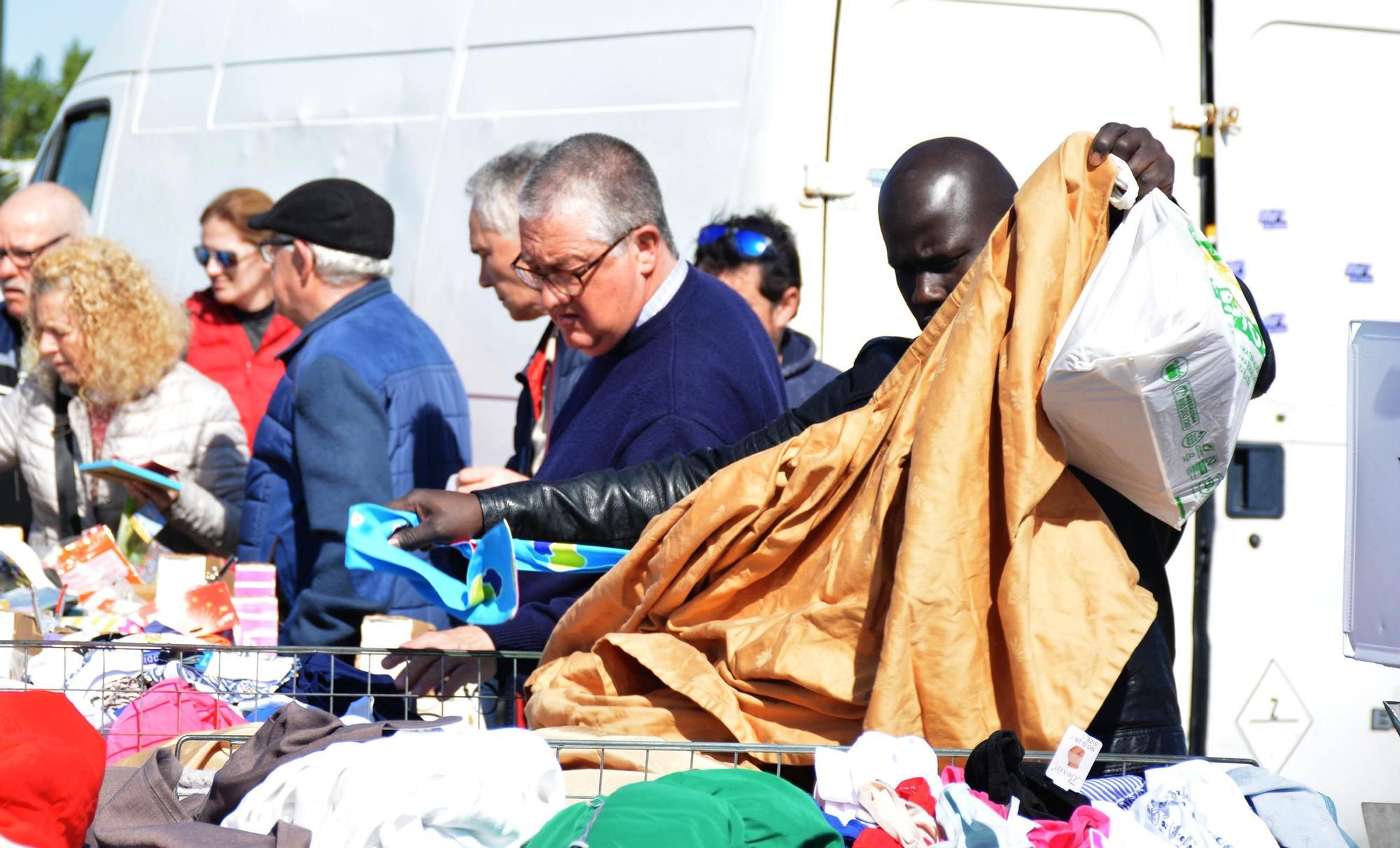 En imágenes | El rastro continúa siendo un punto de encuentro para los zaragozanos cada domingo