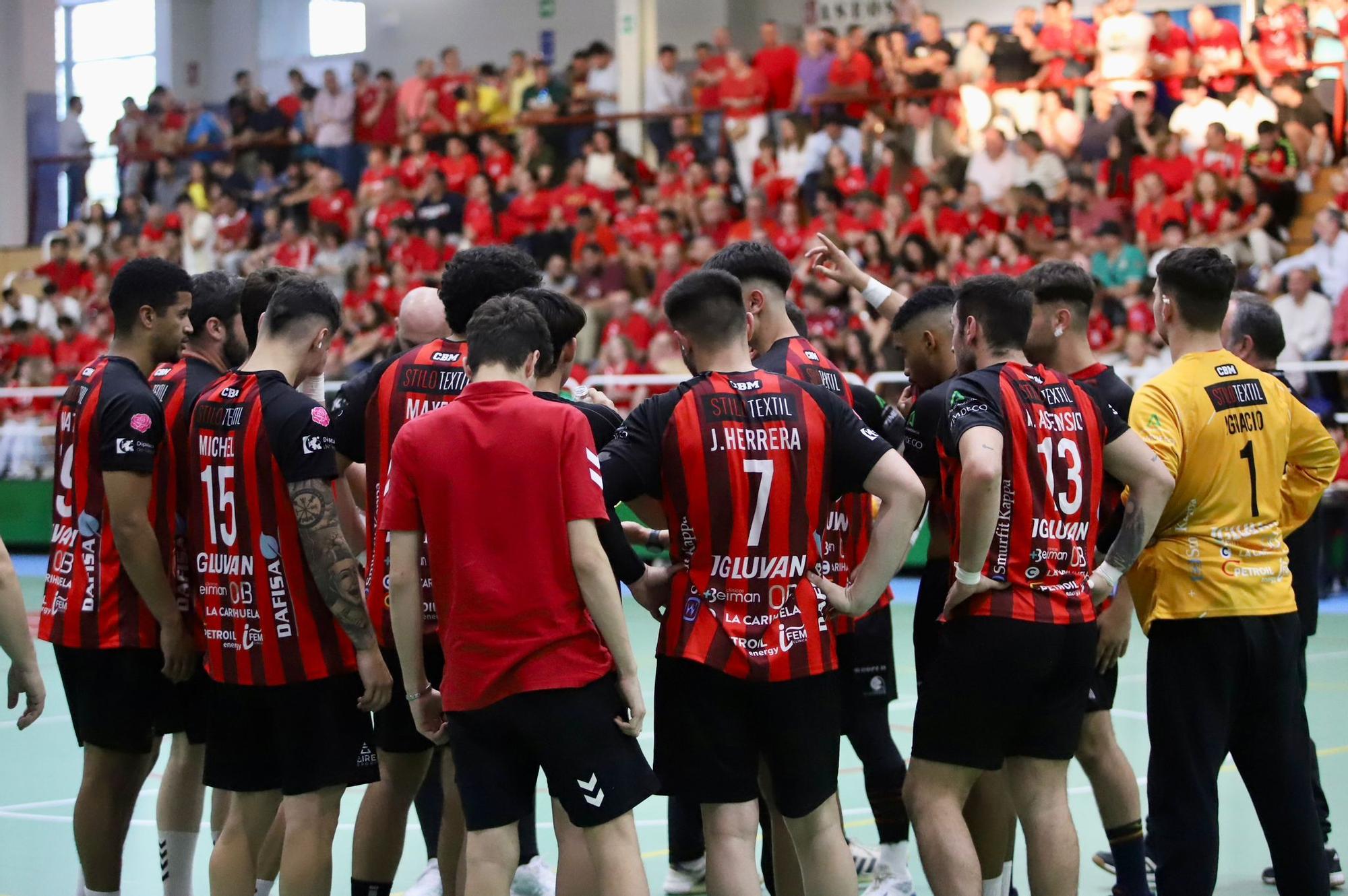 Cajasur Córdoba Balonmano-Ibiza: el partido de ida por el ascenso a División de Plata, en imágenes