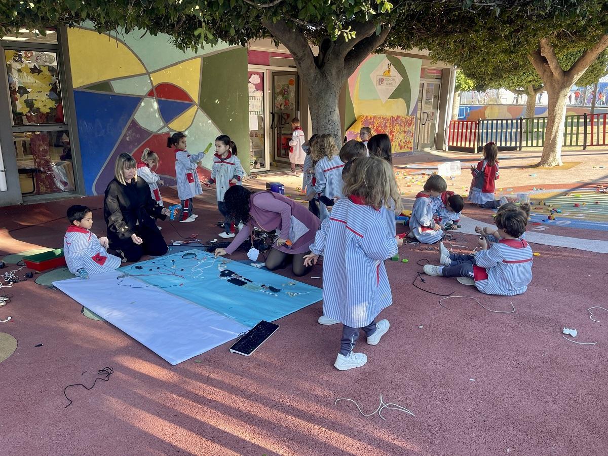 Actividad del alumnado de Infantil del Colegio El Pinar en el marco de la Semana Europea de Reducción de Residuos.