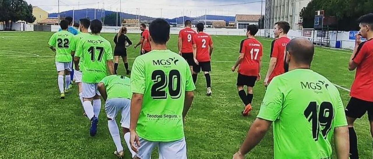 Momento en el que ambos equipos salieron al campo de Vilafranca