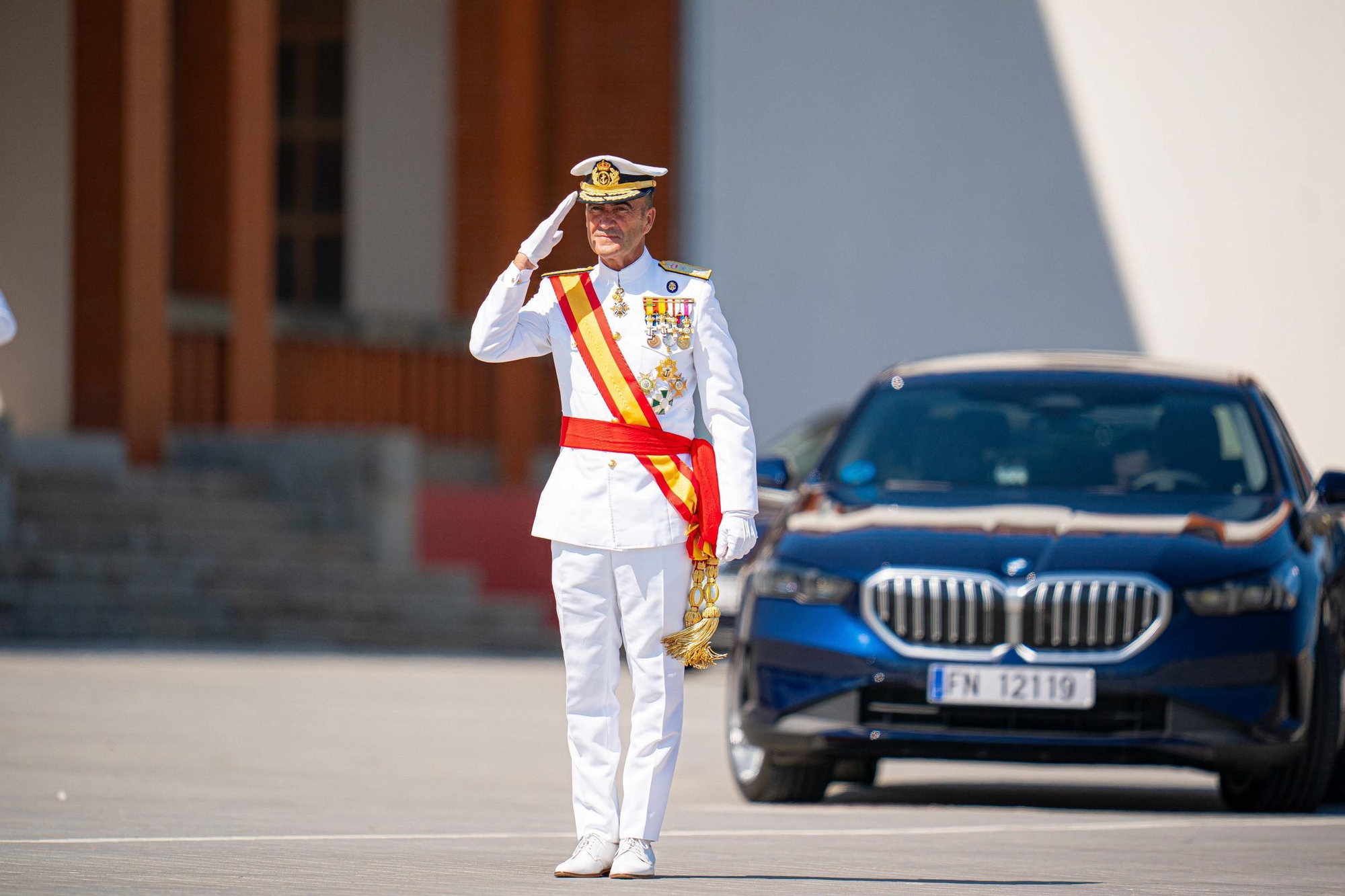 Leonor recibe de manos de Felipe VI la Gran Cruz del Mérito Naval en Marín