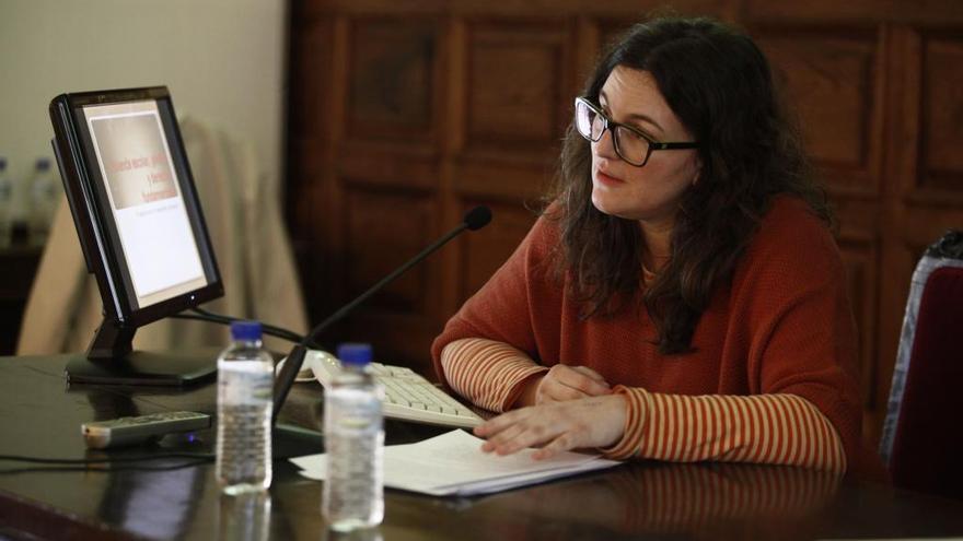 La profesora María Valvidares, elegida técnica de asesoramiento científico del Parlamento