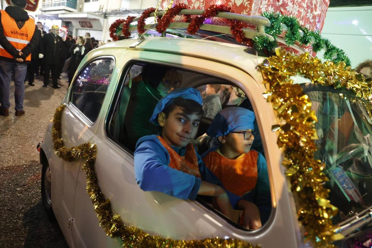 La Cabalgata de Reyes de La Viñuela, en imágenes