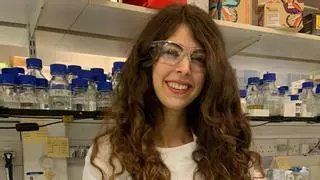 Elena Tomás, una vila-realense premiada por su investigación contra el cáncer en el Reino Unido: "Quiero volver a Castellón a montar una empresa"