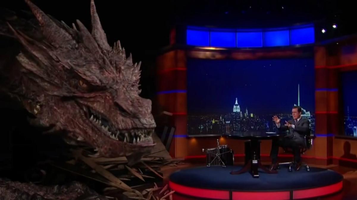 Colbert entrevista en directo a Smaug de ’El Hobbit’