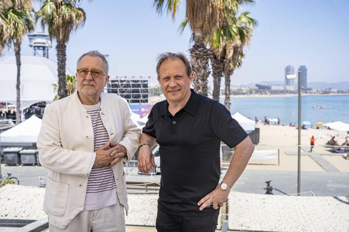 Josep Pons, director musical del Liceu y Ludovic Morlor, director musical de la OBC antes de los conciertos de Clàssica en la Playa San Sebastián.