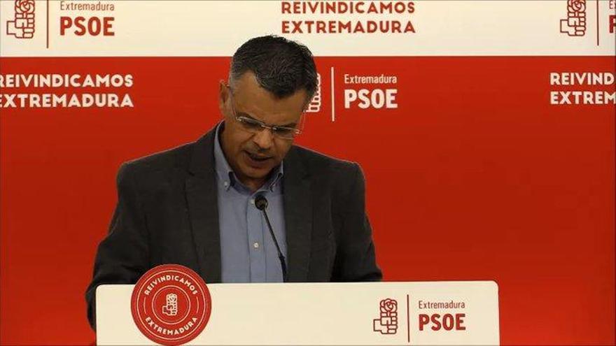 PSOE: &quot;Cuatro años después, Vara le ha dado la vuelta a la situación del paro&quot;