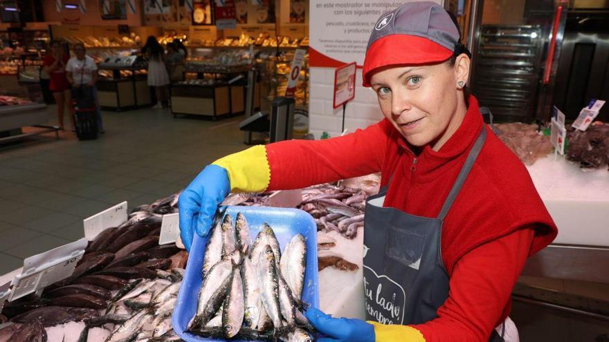 La sardina llega a San Juan con el precio más bajo en Galicia de los últimos nueve años