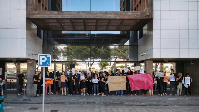 Huelga de funcionarios en el Palacio de Justicia de Arrecife
