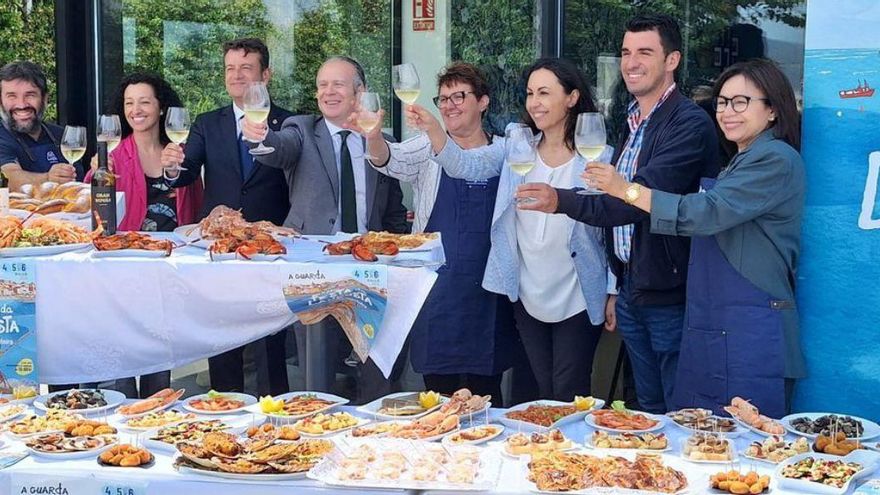 El pregón del humorista Rafa Durán abre la Festa da Langosta e da Cociña Mariñeira