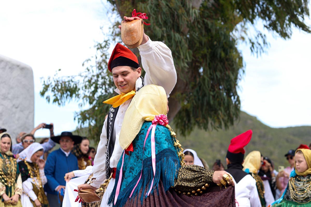 Todas las imágenes de 'Anar a maig' en Santa Eulària