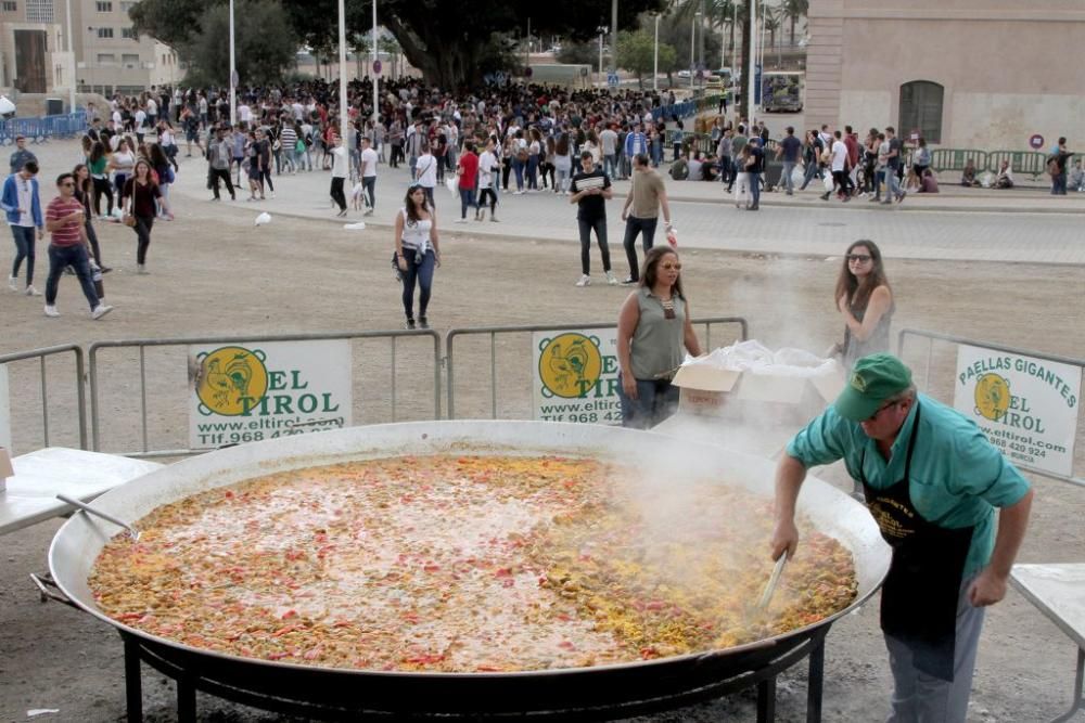 Paellas en la Bienvenida Universitaria de la UPCT