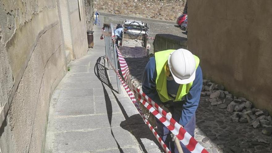 El ADSL lidera las conexiones, pero cada vez cede más terreno a la fibra óptica