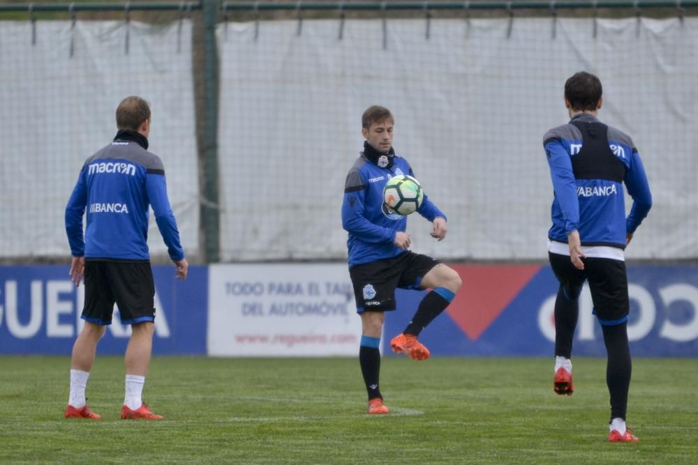 Se ejercitan al margen del grupo Fede Valverde y Florin Andone.