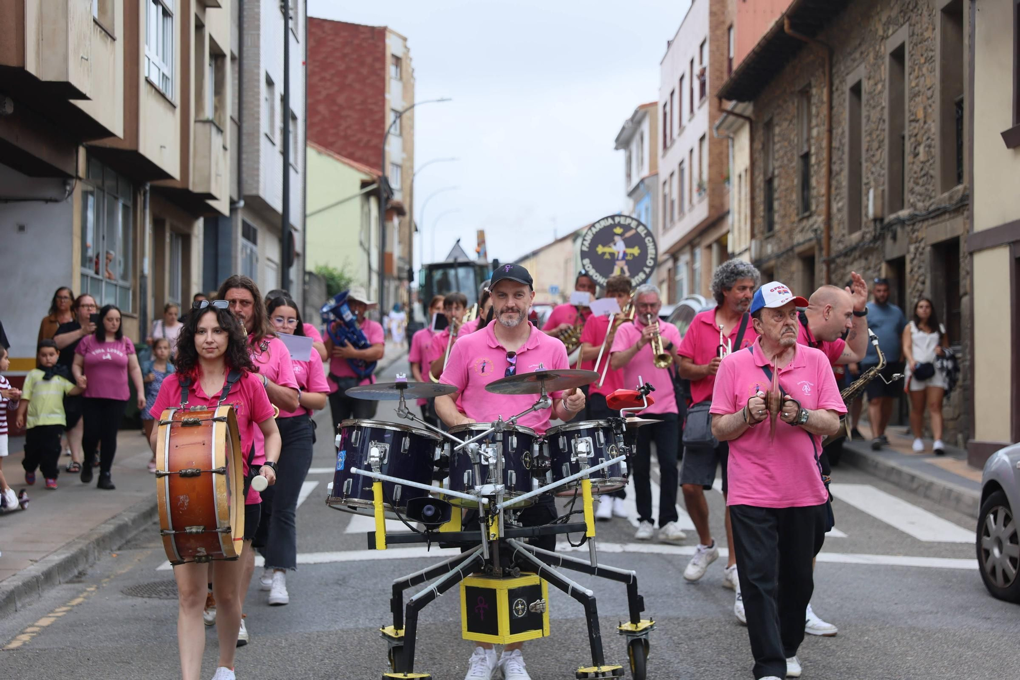 EN IMÁGENES: El desfile de carrozas del Carmen de Luanco