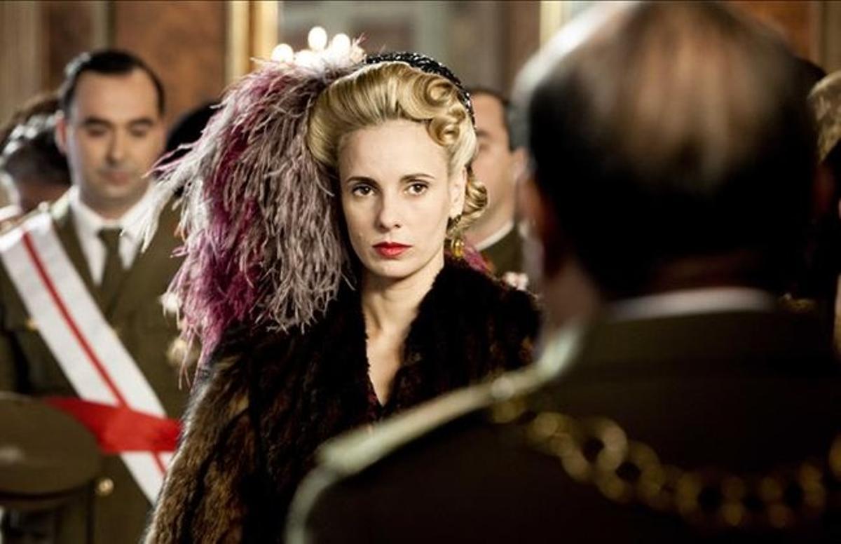 Julieta Cardinali és Evita Perón, a ’Carta a Eva’. Julieta Cardinali és Evita Perón, a ’Carta a Eva’.