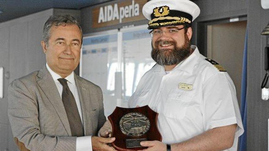 Premiere in Palmas Hafen: An Bord der &quot;Aida Perla&quot;