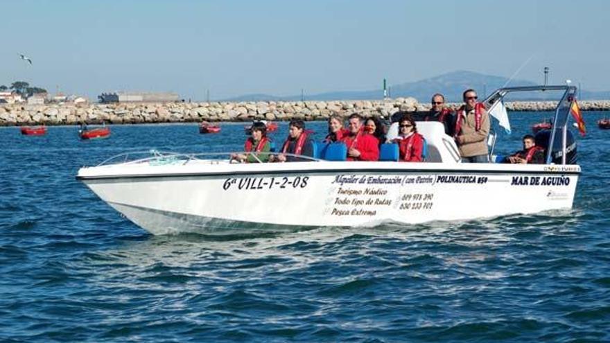 Imagen de una de las embarcaciones de la empresa de Mar de Aguiño