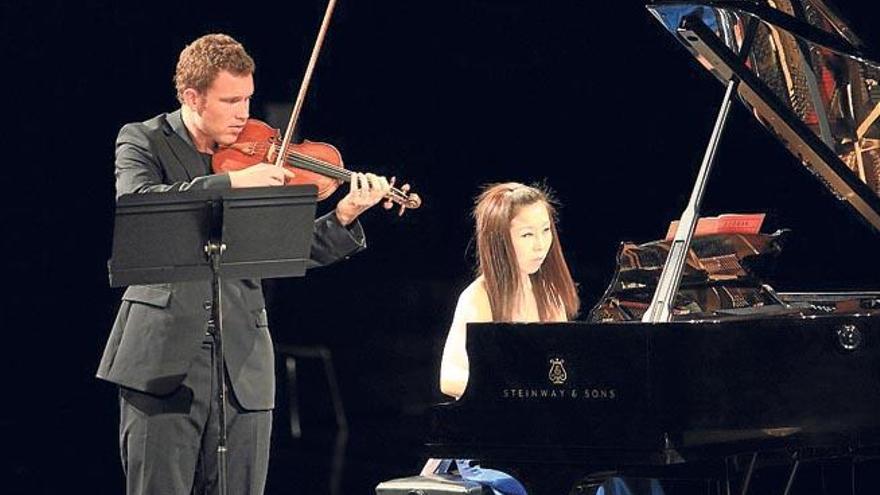 Música de piano y violín en un repertorio de cine