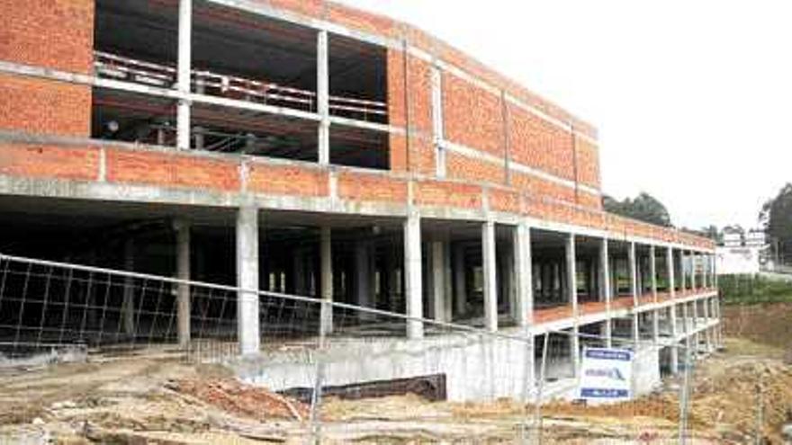 Estado actual de las obras del centro comercial, que tendrá 23.000 metros cuadrados de superficie comercial. / Faro