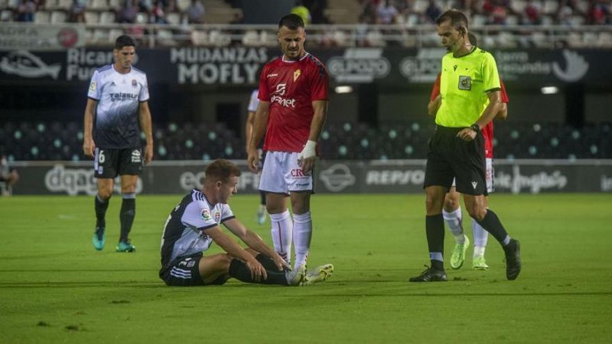 Andrés Silvente, durante el derbi contra el Cartagena en el Carabela de Plata. | IVÁN URQUÍZAR