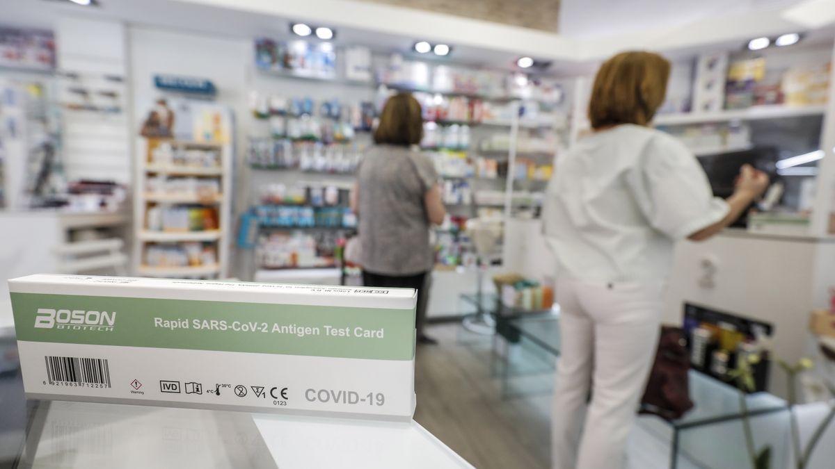 Una de las presentaciones de los test de antígenos autorizados en España para su venta solo en farmacias.