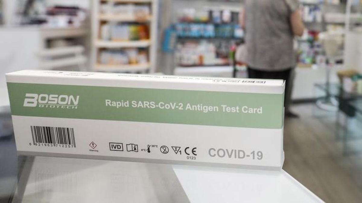 Una de las presentaciones de los test de antígenos autorizados en España para su venta solo en farmacias.