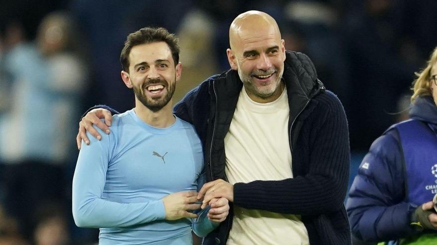 Pep Guardiola junto a Bernardo Silva, el último verdugo del Real Madrid en Champions.