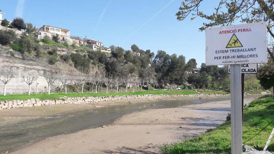 El llac de Navarcles es va buidar el gener passat però el llot no s&#039;ha pogut eixugar a causa de les pluges