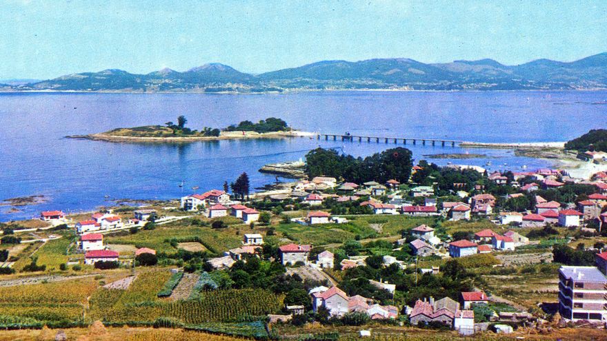 La isla de Toralla, con el puente ya contruido (1969) pero sin edificar.