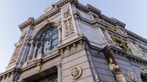 Archivo - Edificio del Banco de España donde desde hace varios días, hacen cola para contratar Letras del Tesoro, a 3 de febrero de 2023, en Madrid (España)