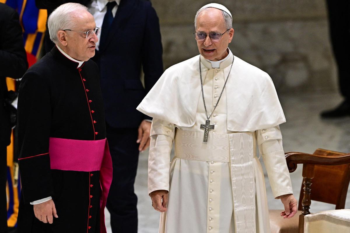 El papa León XIV se reúne con los periodistas en El Vaticano