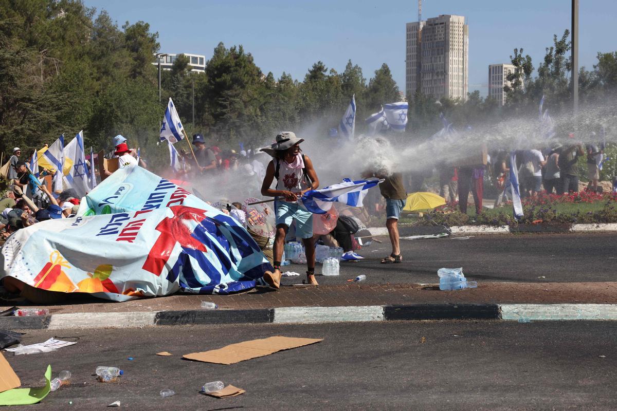 Las protestas masivas continúan en Israel por la reforma judicial