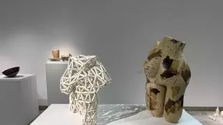 La Escuela de Arte de San Telmo reivindica la alfarería como oficio vivo en el Archivo Municipal de Málaga: "La cerámica nos enseña paciencia"