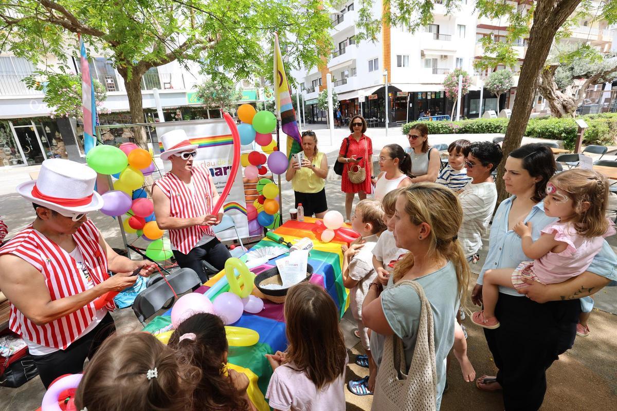 Galería: Cuentacuentos, yoga y pintacaras para celebrar el Día de las Familias en Santa Eulària