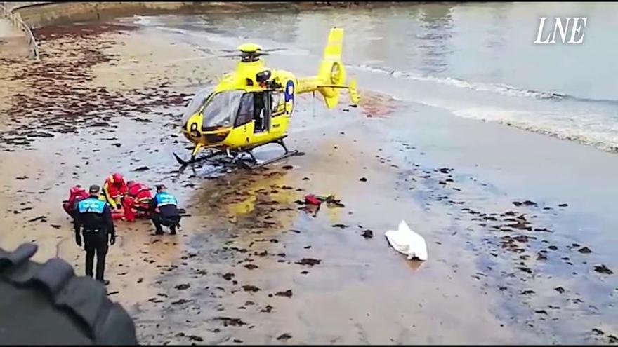 Rescate de un cadáver en Luanco