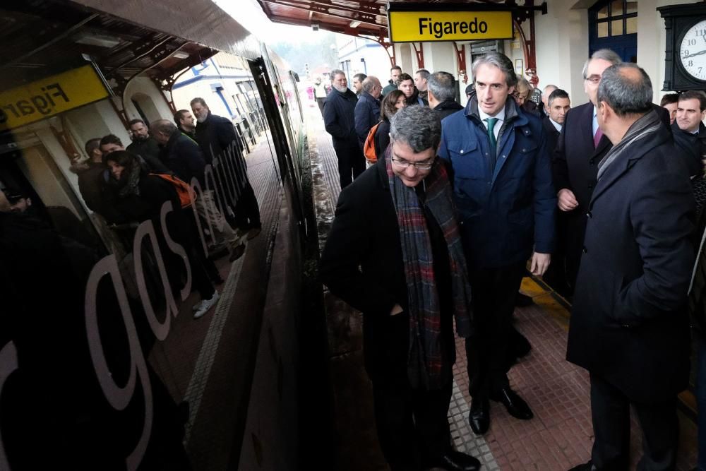 Los ministros Álvaro Nadal e Iñigo de la Serna, en Asturias