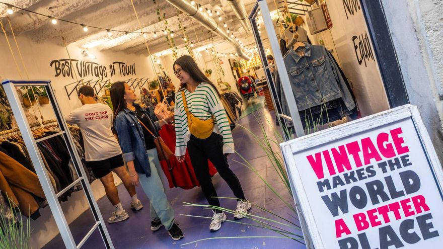 El Raval, bienvenidos a la meca de la moda de segunda mano y 'vintage'
