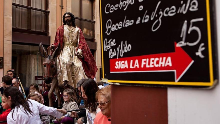 Domingo de Ramos en Gijón, procesión de Cimavilla a San Pedro