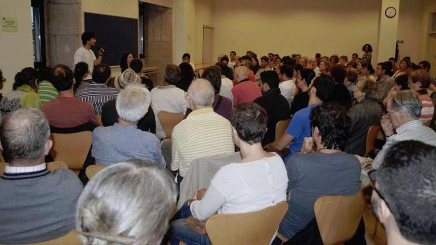 Asamblea abierta del Bloque celebrada el jueves en Santiago. bng