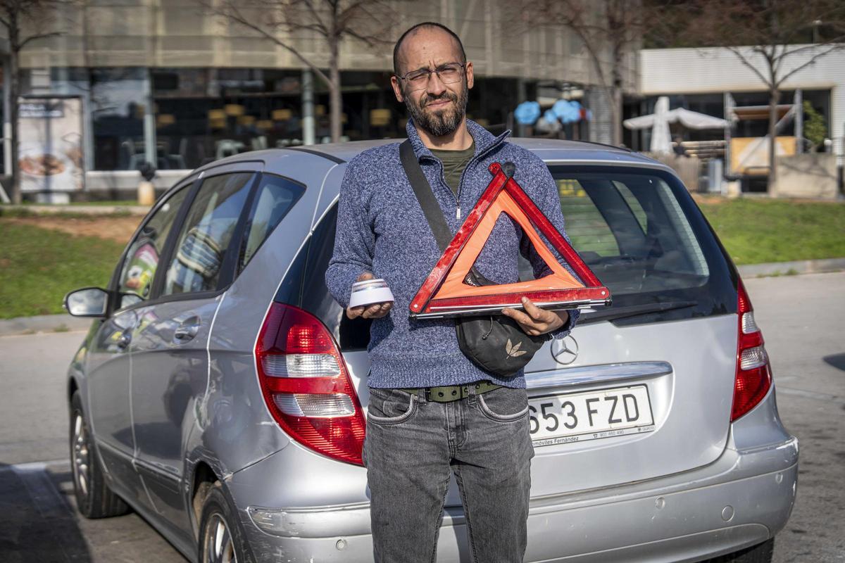 Primer día de aplicación de la nueva medida de llevar baliza V16 obligatoria en el coche
