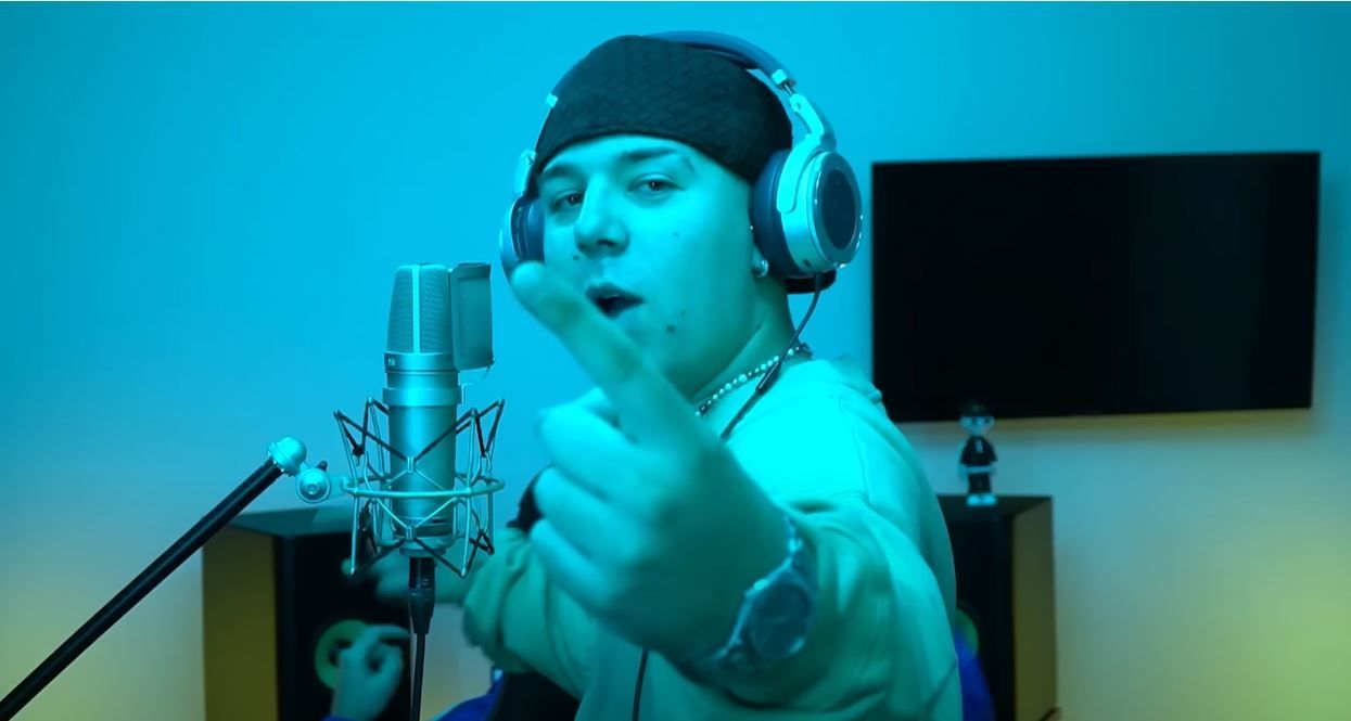 Una imagen del videoclip 'Quevedo: Bzrp Music Sessions, Vol. 52'.