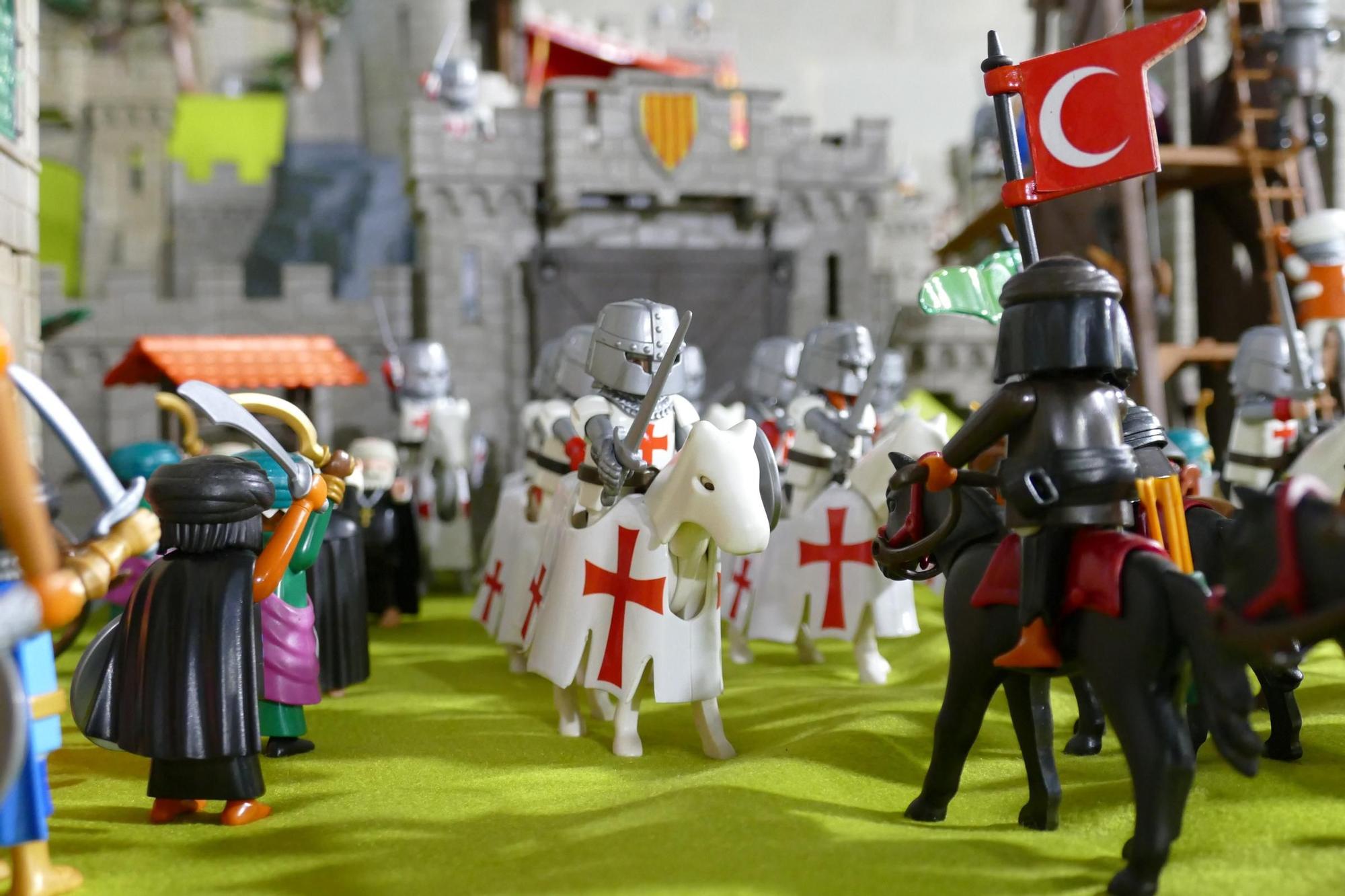 Centenars de clicks de Playmobil ocupen el Casino Menestral Figuerenc